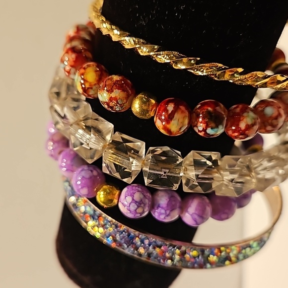 5 Bracelets, 3 Stretch & 2 2 1/2" Bangles - Picture 5 of 6